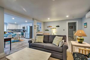 Marthas Vineyard Apt ~ 1 Mile to Inkwell Beach!