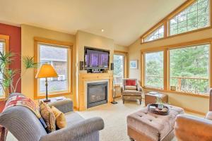 Spacious Family Townhome Walk to Beach and Downtown