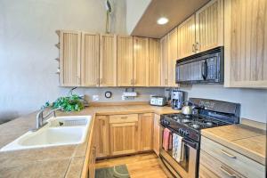 Townhome with Decks and Yard - Walk to Lake Pagosa!