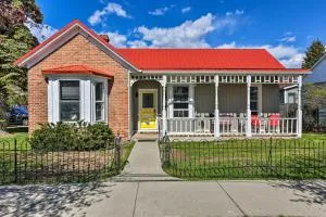 Chic Downtown Home with Grill, Steps to Main Street! - Antero Junction