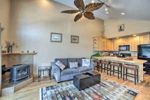 Townhome with Decks and Yard - Walk to Lake Pagosa!