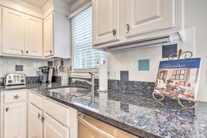 about 4 Mi to Dtwn Chatham Home with Fire Pit