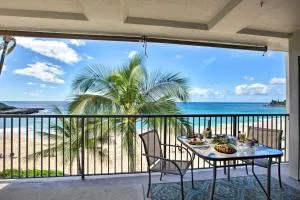 Stunning Makaha Condo with Pool Access and Ocean View! - Makaha