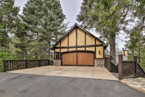 Luxe Lake Arrowhead Home with Deck, 3 Mi to Village!