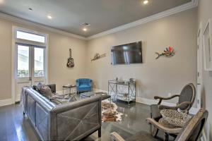 Luxury New Orleans Condo - 1 Mi to French Quarter!