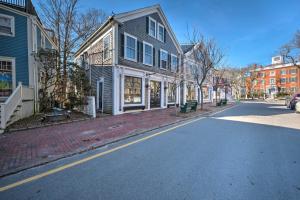 Walk to Attractions Couples Retreat in Nantucket