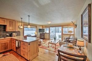 Lake Pend Oreille Condo with Porch and Mountain View!