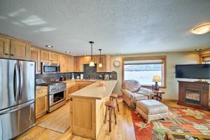 Lake Pend Oreille Condo with Porch and Mountain View!