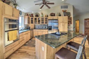 5 Mi to Hot Springs Condo in Pagosa Springs!