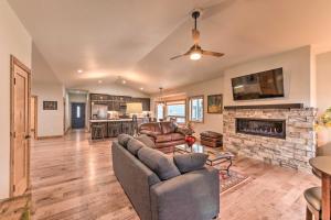 Charming Buena Vista Home about 1 Block to Main Street - 3hvězdičkové hotely ve městě Buena Vista