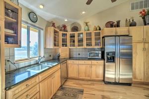 5 Mi to Hot Springs Condo in Pagosa Springs!