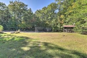 Cabin w 3 Acres, Tennis Courts: By 4 Ski Mtns