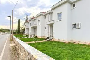 Adria House - 斯维蒂安东