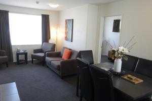 Airport Palms Motel