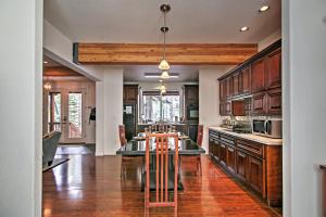 1 Mi to Mtn, 1 More to Shore! Luxury Tahoe Home