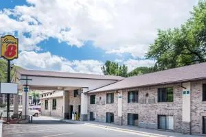 Super 8 by Wyndham Deadwood Black Hills Area - 斯皮尔菲什