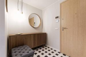 Central apartments, Quiet with Free Parking and AC.