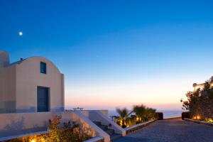 Thermes Luxury Villas And Spa Santorini Greece