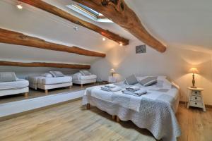 B&B / Chambres d'hotes Mas des Tourterelles : Chambre Familiale