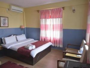 Hotel Silver Oaks Inn