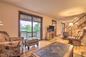 Waterfront New England House on Wickaboag Lake!