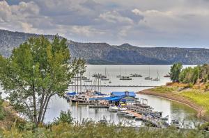 Quiet Pagosa Springs Cabin Lake and Mountain Views!