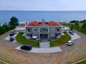 Villa Dimitri  Beach House