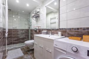 Goldcentral Apartment