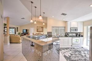 Private Dock: Marco Island Oasis 1 Mi to Beach!