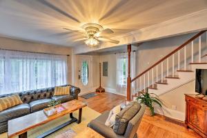 New Bern Home w Yard, Grill + Walkable Location