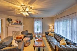 New Bern Home w Yard, Grill + Walkable Location