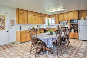 Farmhouse in Country Setting Near Gravity Hill