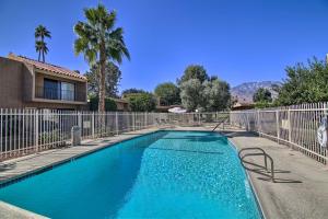 Holiday Home room in Palm Springs Paradise - Steps to Pool and Golfing!