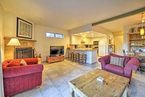 Durango Family Condo with Deck, about 1 Mi to Ski Resort