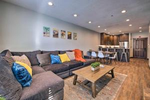 Solitude Mountain Slopeside Ski Condo with Hot Tub! - 3hvězdičkové hotely ve městě Brighton