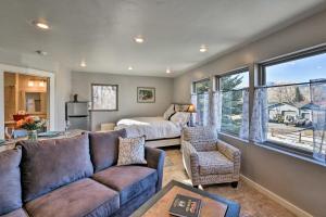 Cozy Mountain Studio By Main Street and Hot Springs!