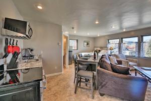 Cozy Mountain Studio By Main Street and Hot Springs!