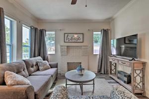 Walk to Dtwn Winter Garden Home with Patio