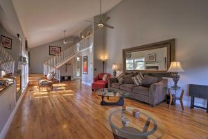 Flagstaff Townhome with View, Country Club Amenities