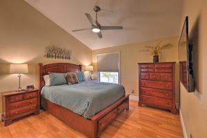 Flagstaff Townhome with View, Country Club Amenities