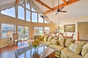 Picturesque Sky Haus Sanctuary with Mountain Views - Scaly Mountain