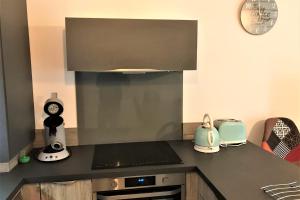 Centre Juan les Pins 1 bedroom with AC, swimming pool and parking