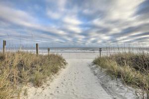 Steps to Ocean Breezy Myrtle Beach Bungalow!