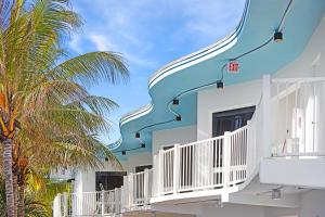 Ocean Treasure Beachside Suites