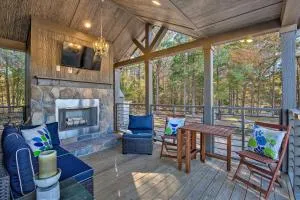 Little Lucky Star with Pond, Boat and Pasture View! - Hawkins