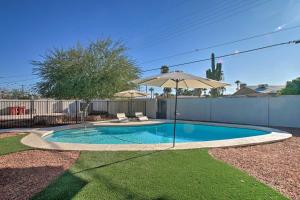 Holiday Home room in Upscale Scottsdale Oasis with Private Hot Tub and BBQ!