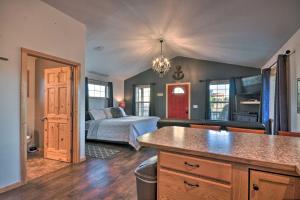 Coastal Retreat in Long Beach Walk to Attractions