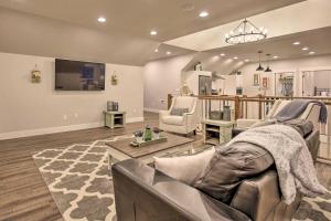 Chic Farmhouse with Creek in Heart of Wine Country! - 3hvězdičkové hotely ve městě McMinnville