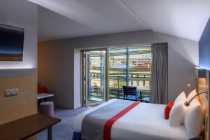 Hotels Holiday Inn Express Paris-Canal De La Villette, an IHG Hotel : Suite de Luxe - Vue sur Ville