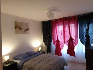 Appartements Grand F3 CONFORTABLE 5 mn de Paris et proche Disneyland : photos des chambres